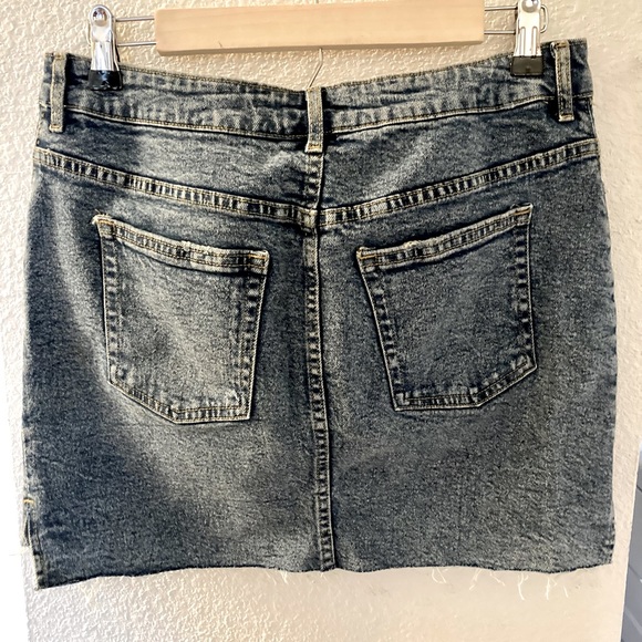 H&M denim skirt - Picture 2 of 4
